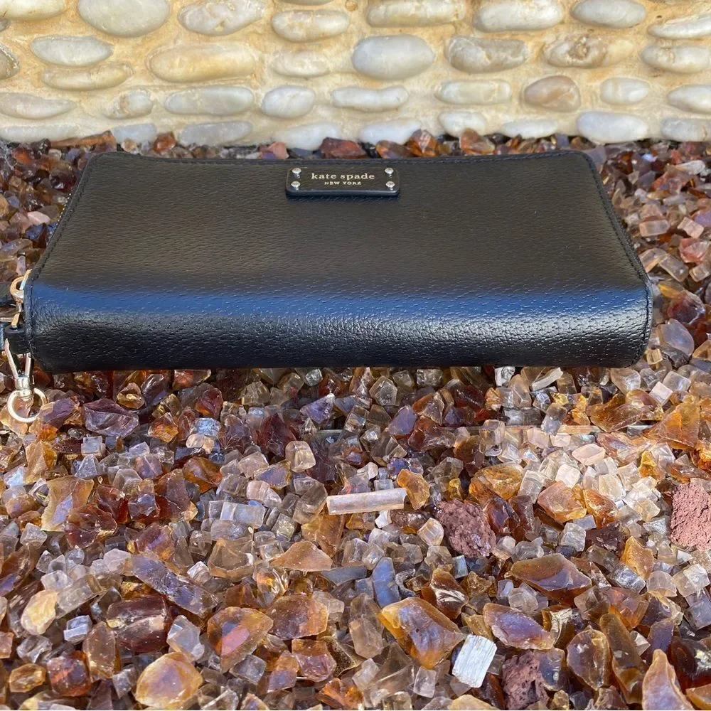 Kate Spade Payton Large Black Wallet/Wristlet. Excellent Condition!